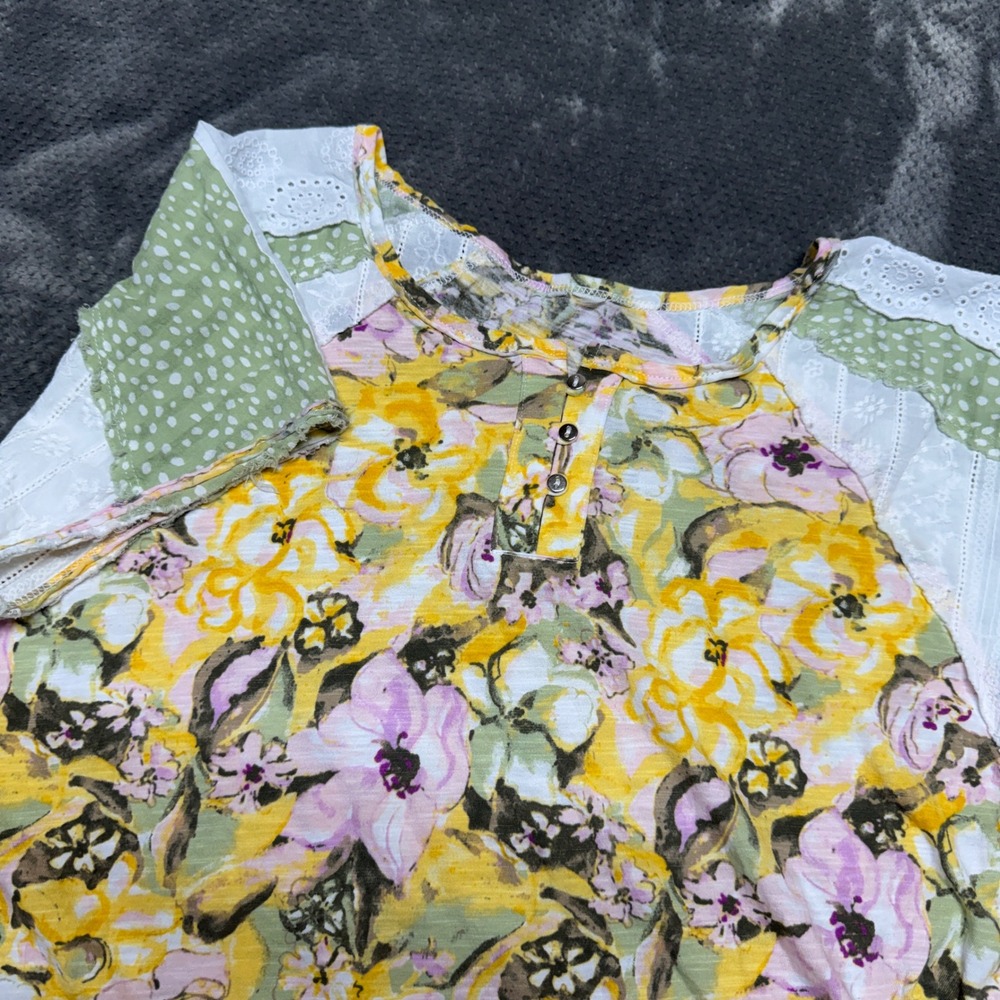 Women's‎ Floral Henley Top Yellow Green Eyelet Mixed Media Boho Short Sleeve